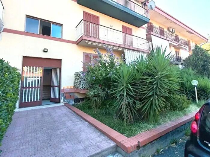 Appartamento trilocale in vendita in Via Stazzone, Aci SantAntonio