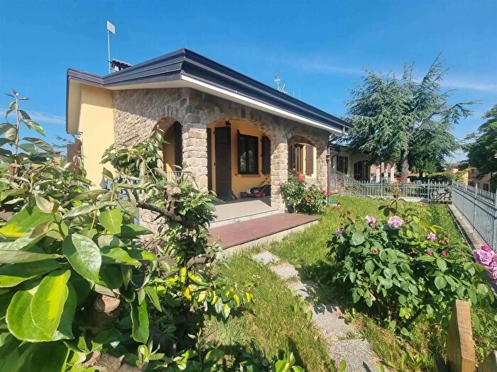 Case in Vendita e in Affitto - 3