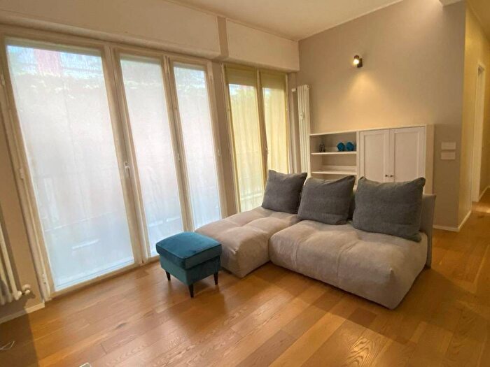 Appartamento trilocale in affitto in Via Raffaello Sanzio, De Angeli, Milano