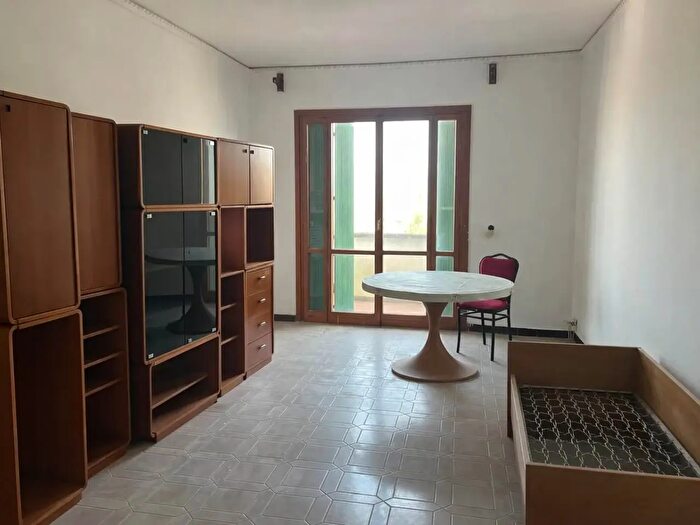 Appartamento trilocale in vendita in Via degli Oleandri, Sessa Aurunca