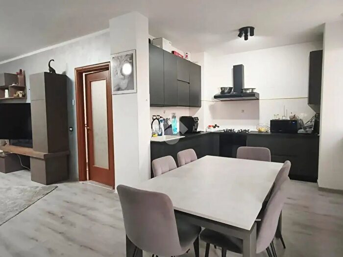 Appartamento con 5 locali in vendita in Via Artigianale, Fossato Di Vico