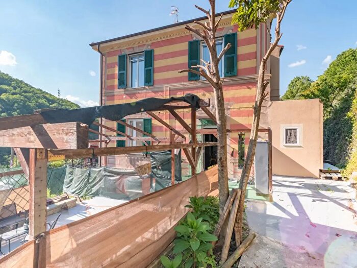 Appartamento trilocale in vendita in Via Calice, Finale Ligure