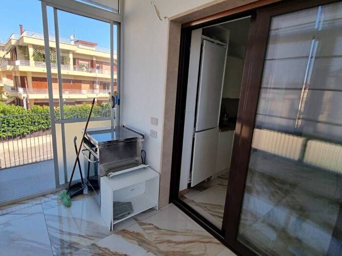 Appartamento trilocale in affitto in Via Solfatara, Pozzuoli Alta, Pozzuoli