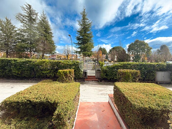 Appartamento quadrilocale in vendita in Via Massa dAlbe, Avezzano