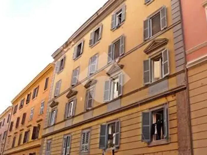 Appartamento trilocale in vendita in Via dei Campani, Roma