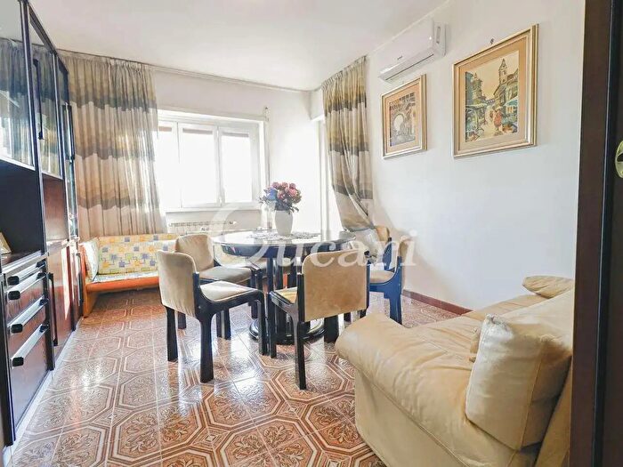 Appartamento trilocale in vendita in Via Francesco Pellegrini, Roma