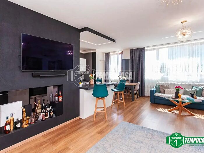 Appartamento trilocale in vendita in Via Giacinto Gambirasio, Bergamo