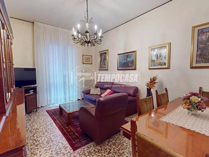 Appartamento trilocale in vendita in Monza