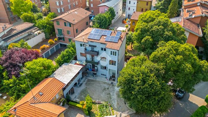 Appartamento con 5 locali in vendita in Via Monte Cisa, Reggio Emilia