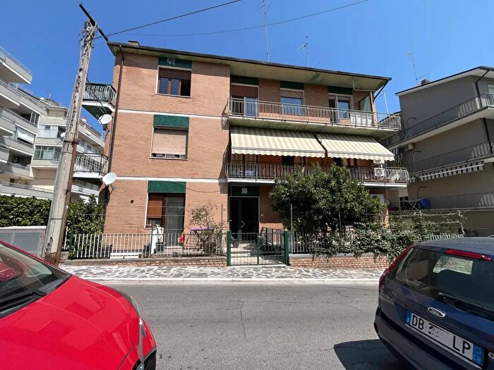 Appartamento con 5 locali in vendita in Via Michetti, Vasto