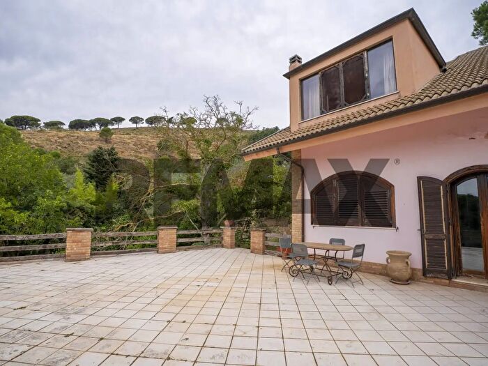 Casa con 20 locali in vendita in Piazza Armerina