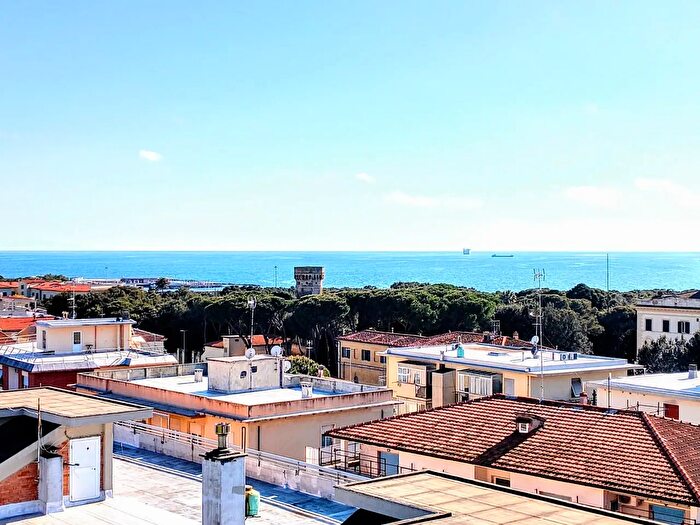 Appartamento quadrilocale in vendita in Via Antonio Rosmini Serbati, Livorno