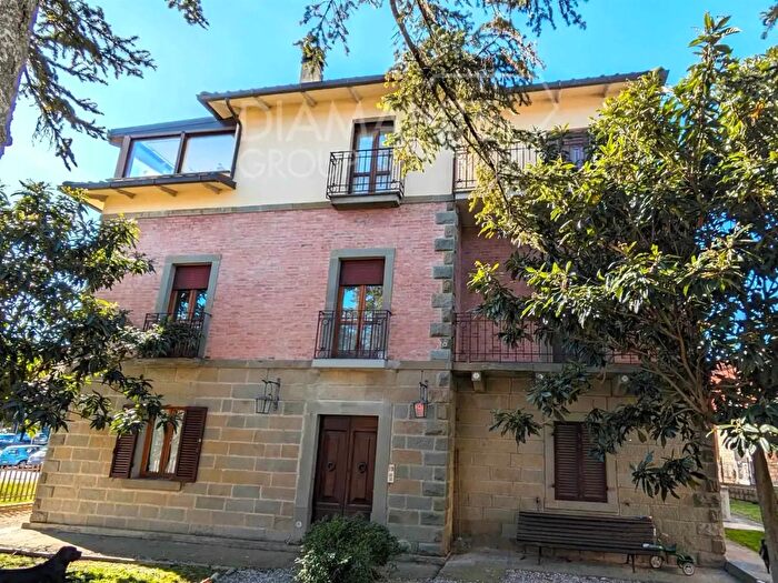 Casa con 18 locali in vendita in Citta Della Pieve