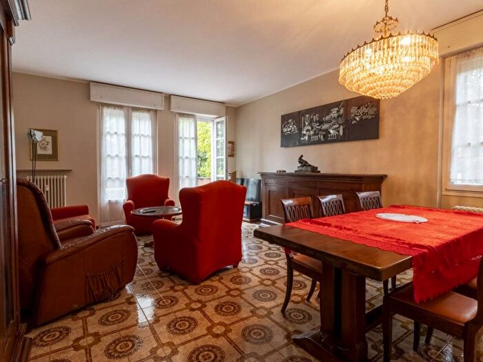 Appartamento trilocale in affitto in Via Cesare Battisti B, Centro, Mandello del Lario