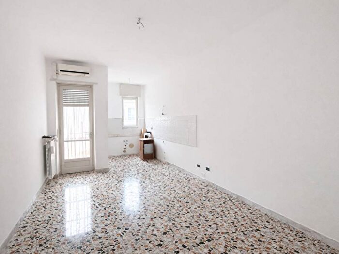 Appartamento trilocale in affitto in Via Pio Foà, San Salvario Dante, Torino