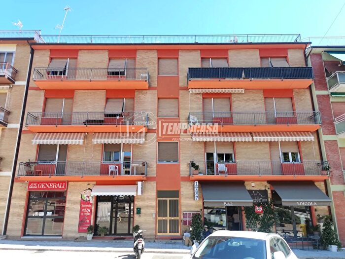 Appartamento quadrilocale in vendita in Viale Europa, Loreto