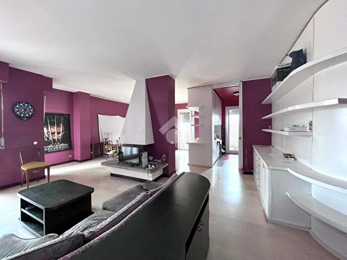 Appartamento con 5 locali in vendita in Viale Luigi Borri, Varese