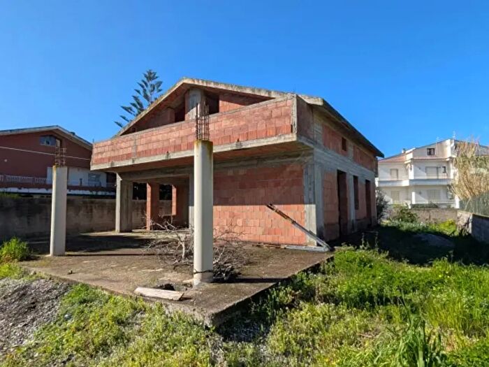 Casa con 6 locali in vendita in Via Catili, Barcellona Pozzo Di Gotto