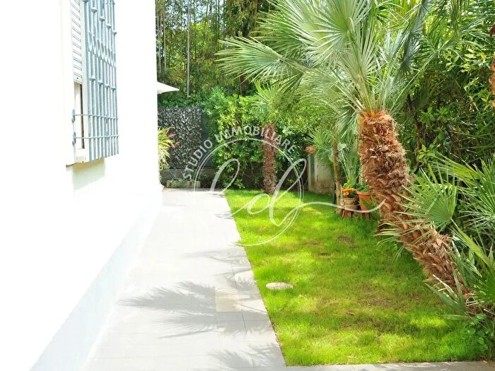 Appartamento con 6 locali in affitto in Camaiore