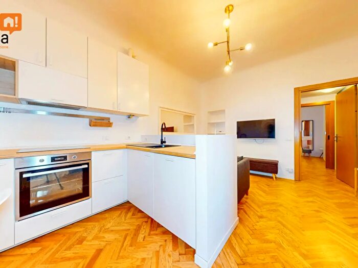 Appartamento bilocale in vendita in Via Guinizelli, Milano