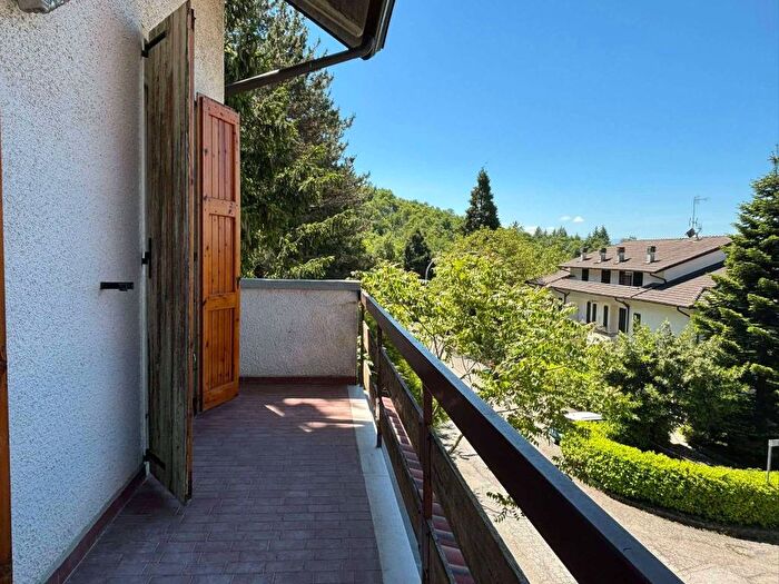 Casa con 6 locali in affitto in via Via Dante Alighieri, Marola, Carpineti