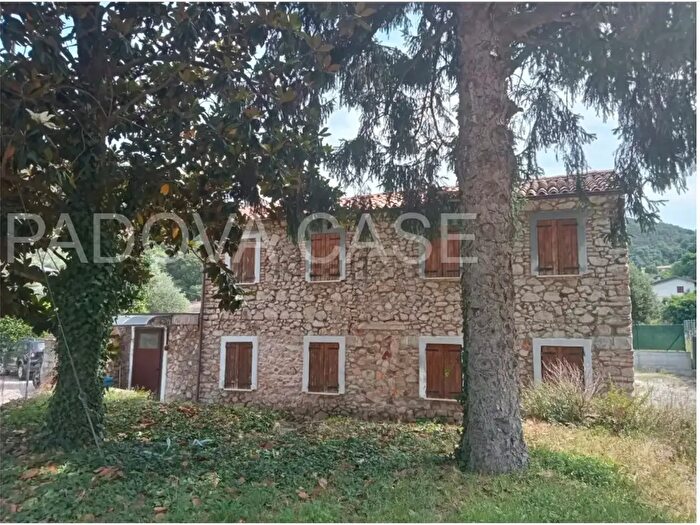 Casa trilocale in vendita in Galzignano Terme