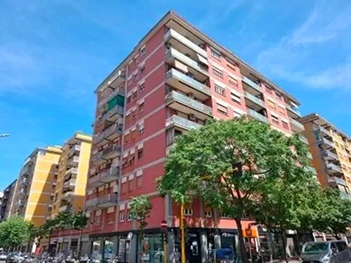 Appartamento trilocale in vendita in Via Luigi Magrini, Roma