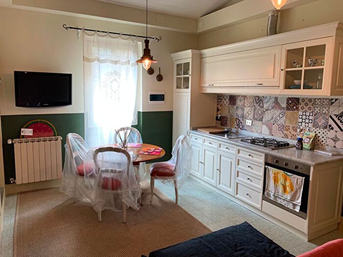 Appartamento quadrilocale in vendita in Viale Petrarca, Firenze