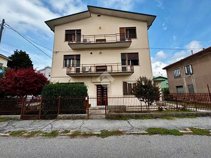 Appartamento quadrilocale in vendita in Viale Amos Bernini, Rovigo