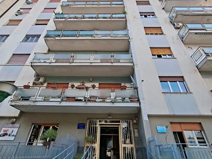 Appartamento bilocale in vendita in Viale Regione Siciliana, Palermo
