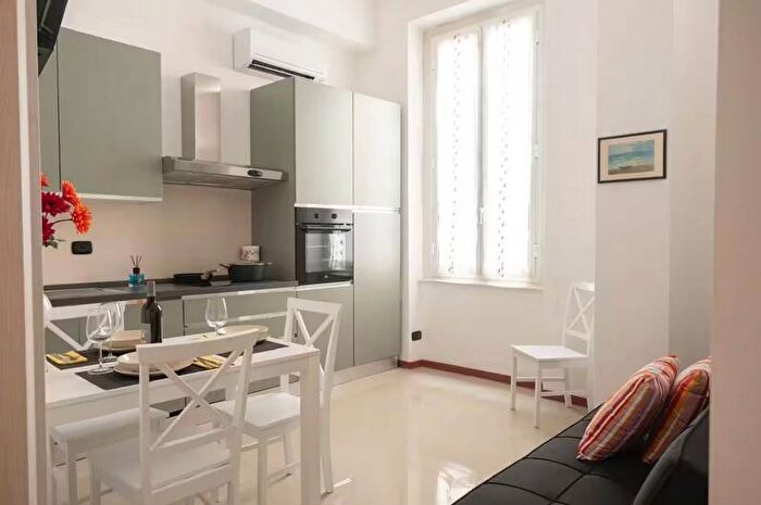 Appartamento bilocale in affitto in Quadrilatero, Genova