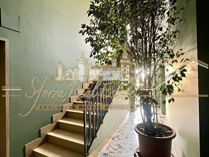 Appartamento trilocale in affitto in Via Fogazzaro, Milano