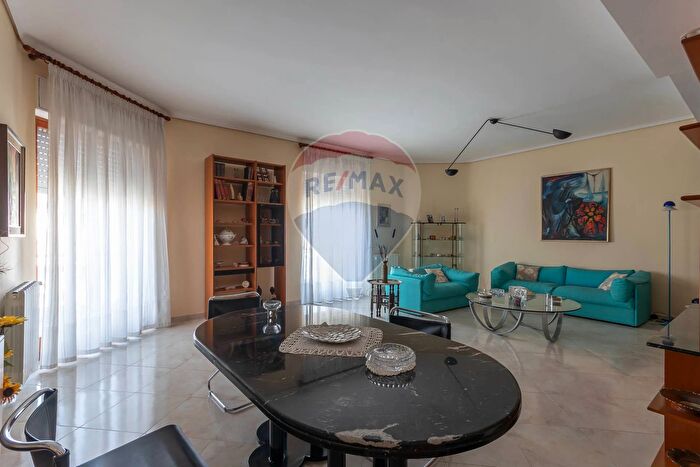 Appartamento con 7 locali in vendita in Viale Scala Greca, Siracusa