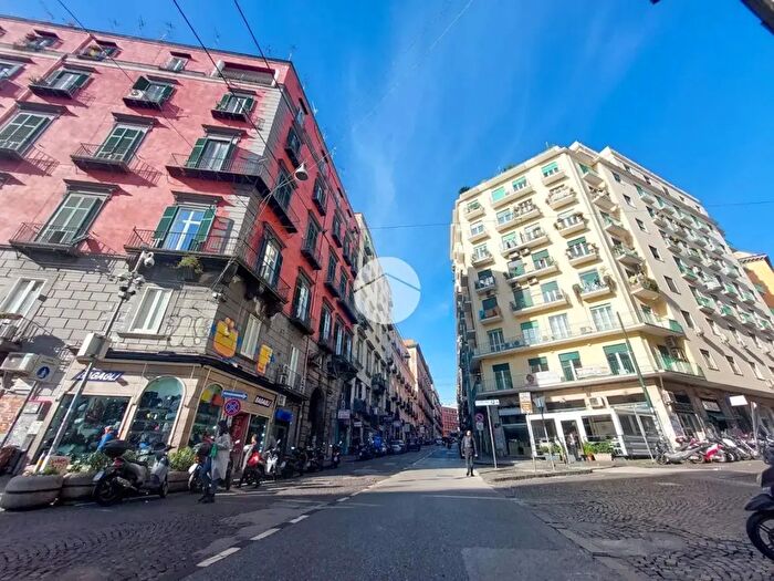 Appartamento trilocale in vendita in Calata Trinità Maggiore, Napoli