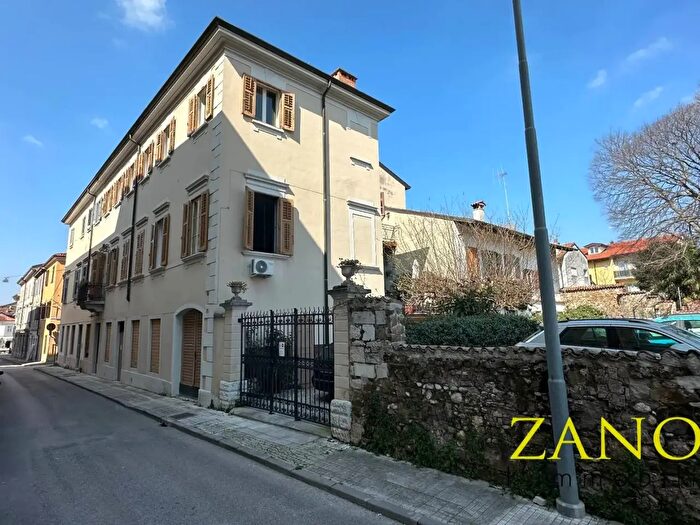 Appartamento quadrilocale in vendita in Via del Santo, Gorizia