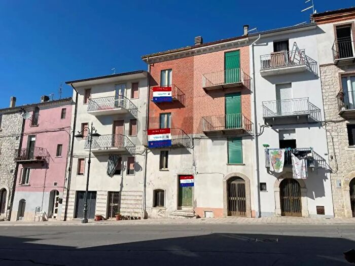Appartamento con 5 locali in vendita in Corso Umberto I, Montagano