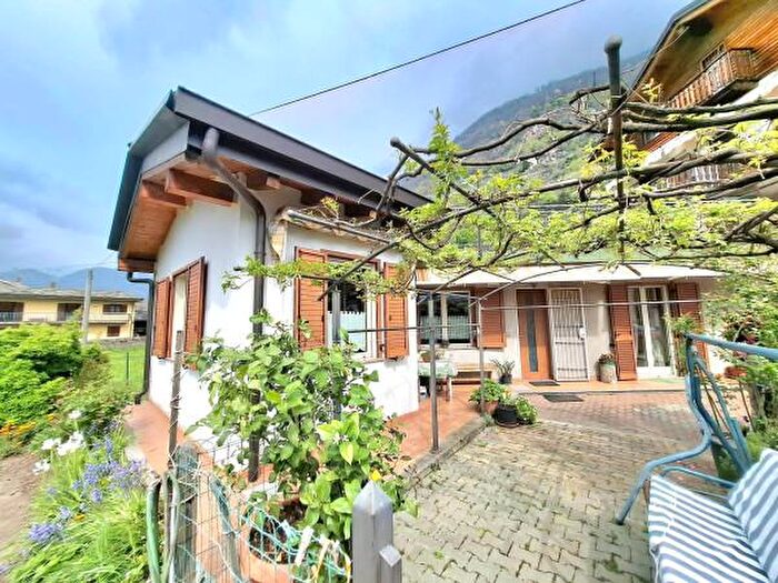 Casa trilocale in vendita in Via Nazionale per Donnas, Pont Saint Martin