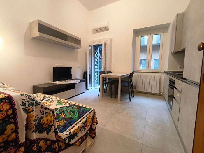 Appartamento bilocale in affitto in Via Salasco, Bocconi, Milano