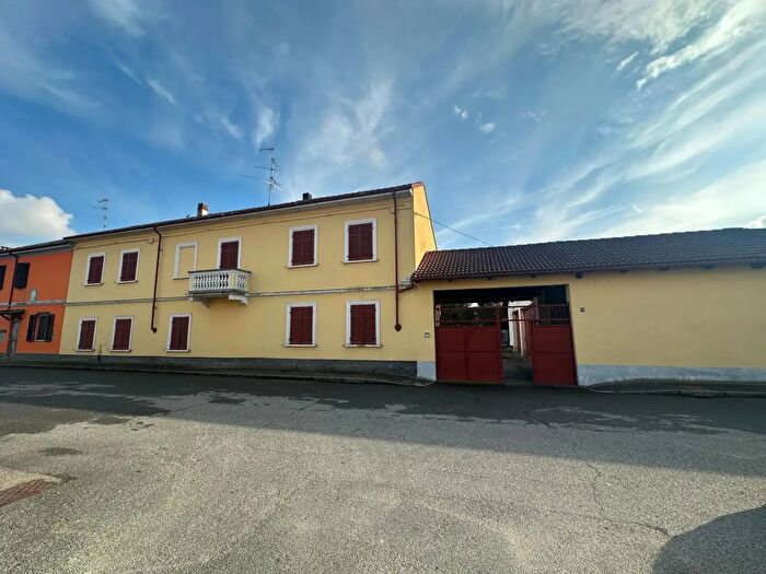 Casa con 5 locali in vendita in Via Guglielmo Marconi, Prarolo