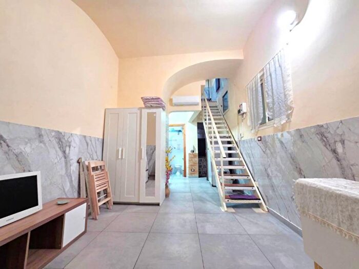 Appartamento bilocale in affitto in Via Pigna, Pigna Omodeo, Napoli