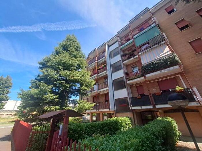 Appartamento quadrilocale in vendita in Via Cinque Giornate, Legnano