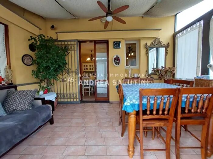 Casa con 6 locali in vendita in Pontedera