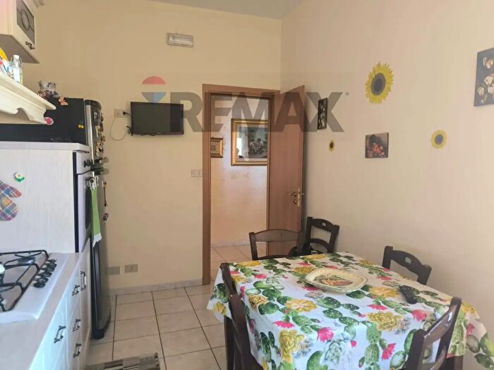 Appartamento trilocale in affitto in Via Cosenza, Erice