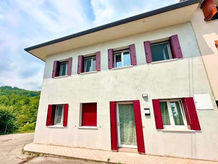 Casa quadrilocale in vendita in Via Costadema, Marostica