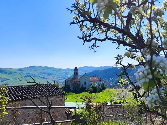 Casa con 5 locali in vendita in Località Gabbiano, Pianello Val Tidone