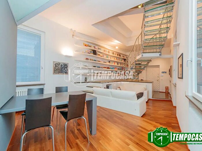 Appartamento con 5 locali in vendita in Via Giuseppe Verdi, Piacenza