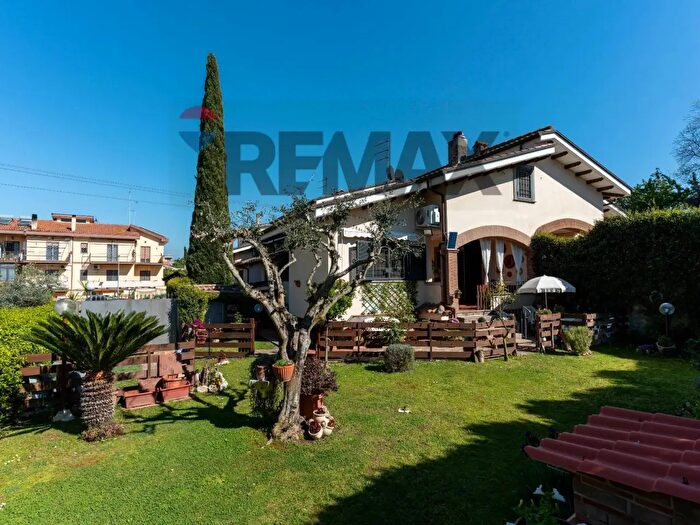 Casa trilocale in vendita in Via Trentinara, Roma