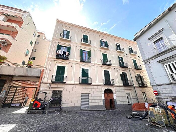 Appartamento quadrilocale in affitto in Via giuseppe beneduce, Torre del Greco