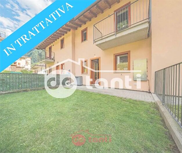 Casa con 5 locali in vendita in Via San Michele Piuro So, Piuro