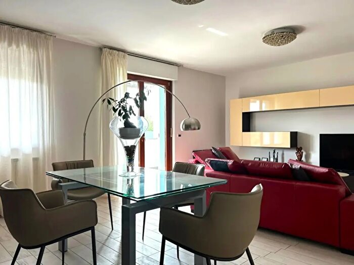 Appartamento quadrilocale in vendita in Via Aterno, Pescara